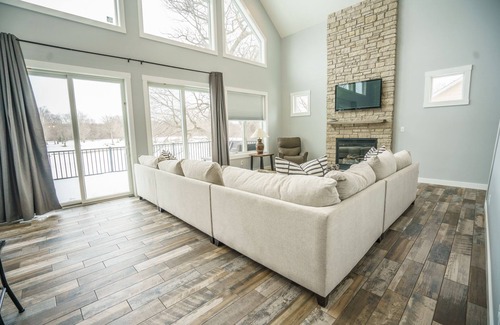 Waterloo Casa | 3BR River Front with inviting views