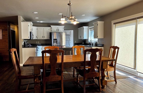 Roberts Casa | 3BR Riverfront Retreat on 16 Acres Minutes from Red Lodge