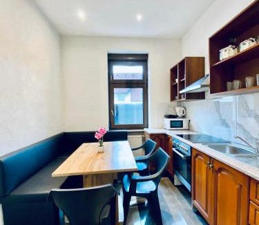Grinzing Apartamento | 3BR Shared Apt, Ideal up to 6P, 15-Min to Stammersdorf