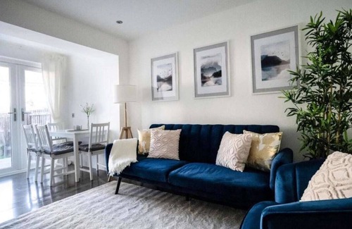 Bingham Apartamento | 3BR | Sleeps 6 | Free Parking | Near City & Beach