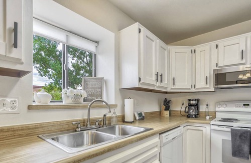 Cheyenne Meadows Casa | 3BR State Park&Mountains Nearby Lake
