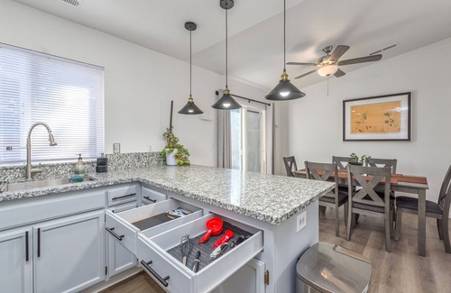 Merced Casa | 3BR Stylish Retreat en route to Yosemite, Centrally Located in Merced!