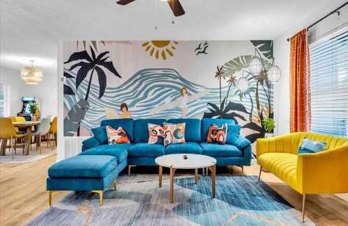 Bradenton Casa | 3BR Sunshine Retreat with Heated Pool, Cold Plunge and Games