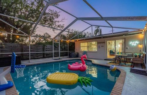 Bradenton Casa | 3BR Sunshine Retreat with Heated Pool, Cold Plunge and Games