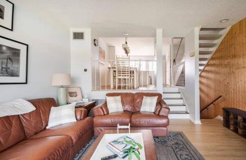 Fernandina Beach Casa | 3br Townhouse W Balcony & Waterfront
