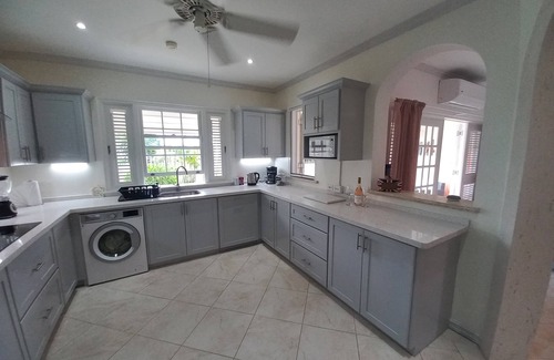 Little Battaleys Casa | 3BR Townhouse - with Pool and Partial Sea View from Main bedroom