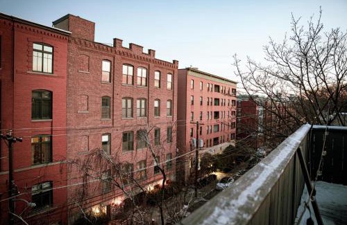 Hoboken Casa | 3BR Townhouse with Private Rooftop