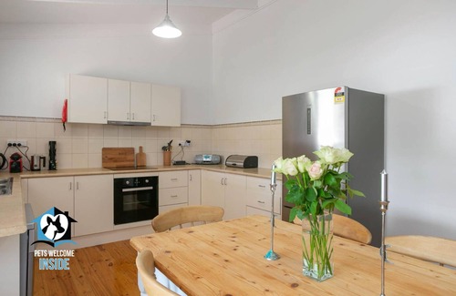 Port Elliot Casa | 3BR Updated Coastal Beach House in Funky Port Elliot