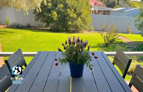 Port Elliot Casa | 3BR Updated Coastal Beach House in Funky Port Elliot