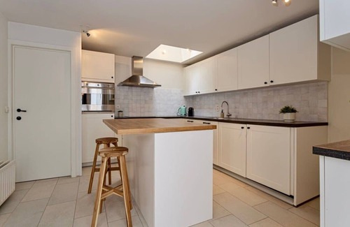 Sint-Andries Casa | 3BR Urban Haven in Antwerp
