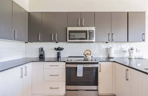 West Bellevue Apartamento | 3BR | Views, Balcony, Gym | Bellevue | Sophari B