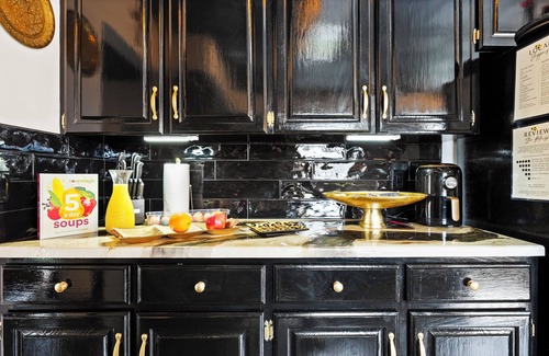 College Place Casa | 3BR WITH HOT TUB, GAME ROOM / PET FRIENDLY / 10' TO EVERYTHING