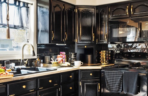 College Place Casa | 3BR WITH HOT TUB, GAME ROOM / PET FRIENDLY / 10' TO EVERYTHING