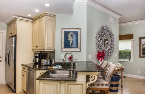Treasure Cay Casa | 3BR with pool, cabana and private 35' boat slip/water filter sys. & generator
