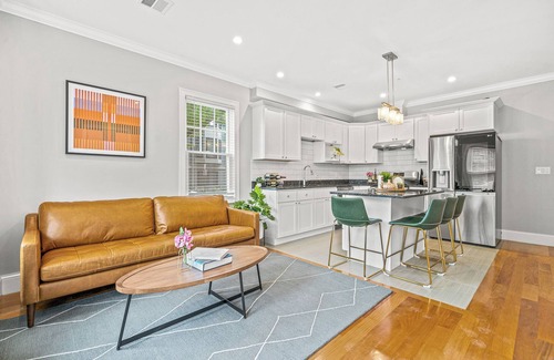 Dorchester Apartamento | 3BR2BA Retreat - 2min to Savin Hill Station