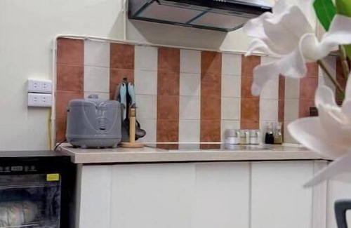 Van Mieu Apartamento | 3BR3BA FreeLaudry-Gym-Desk-CoffeBar-2'to Train St.