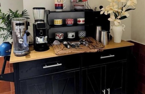 Van Mieu Apartamento | 3BR3BA FreeLaudry-Gym-Desk-CoffeBar-2'to Train St.