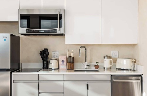 Yucca Valley Apartamento | 3D JT: 3D-Printed Tiny Homes w/ Spa & Pool