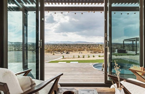 Yucca Valley Apartamento | 3D JT: 3D-Printed Tiny Homes w/ Spa & Pool