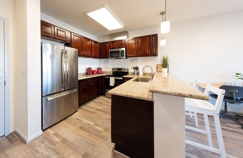Katy Condominio | 3E| Cozy One Bedroom in Gated Condo by a Lifestyle Center in Katy, TX