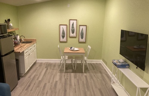 Ozona Apartamento | 3Gulls Inn Ozona2-Boutique Hotel-SwimSpa-King Suite-Pets Stay Free-Dtntwn Ozona