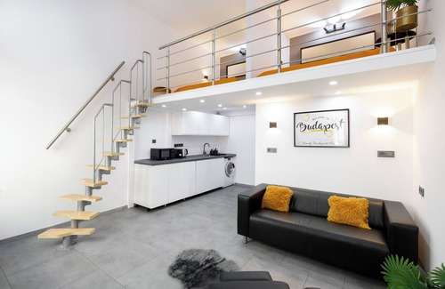 Palace District Apartamento | ⭐3in1 MODERN DESIGN - 3 Apartment TOGETHER ❤️AIRCO 5BEDROOMs 4BATHs 9BEDs