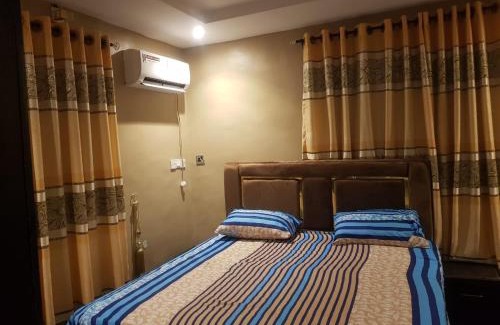 Oshodi-Isolo Apartamento | 3JD Lavishly Furnished 3-Bed Genius