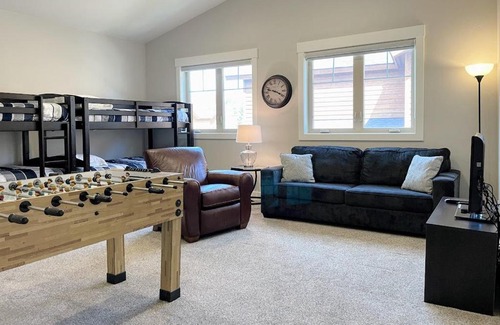 McCall Casa | 3KingBeds~DavisAve NewBuild~BonusRm~SUP/Kayak~A/C