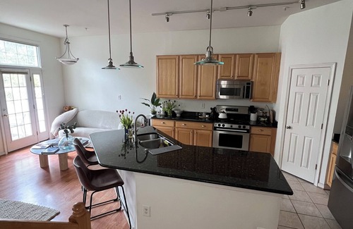 Gaithersburg Casa | 3LVL Townhome in Amazing Location