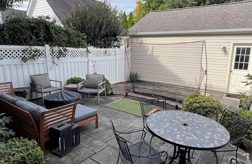 Gaithersburg Casa | 3LVL Townhome in Amazing Location