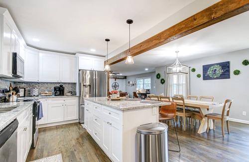 Smyrna Casa | 3mi frm the Braves Stadium. EV charger, close to EVERYTHING!