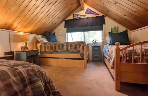 Wishon Cabina | 3min to Bass Lake: Yosemite Retreat Cabin, 2-Story, Forest, Boat Parking