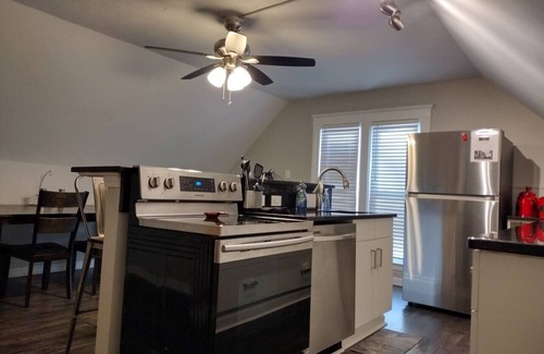 Plymouth Casa | ★ 3min Para Kellogg Park 2BR ★ Plymouth ★ Estacionamiento ★ W / D ★