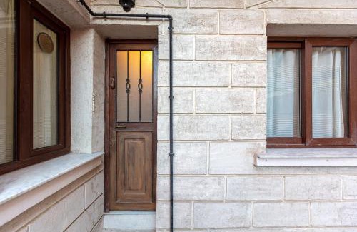 Konak Apartamento | 3min to the historical elevator,quiet and peaceful