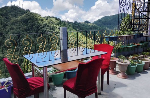 Darjeeling Casa | 3min walk from batasia ecopark were you can adopt the pace of nature betten cit