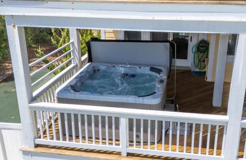 Whalehead Beach Casa | 3Min Walk to Beach Pool and Hot Tub