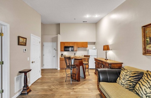 Nashville Condominio | 3rd Floor Front Side Penthouse Suite - 303 by Grand Wood Suites