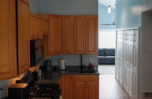 Geneva-on-the-Lake Condominio | 3rd Floor Lakeview 2-Bedroom Penthouse in Geneva U6
