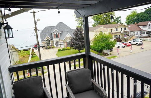 Geneva-on-the-Lake Condominio | 3rd Floor Lakeview 2-Bedroom Penthouse in Geneva U6