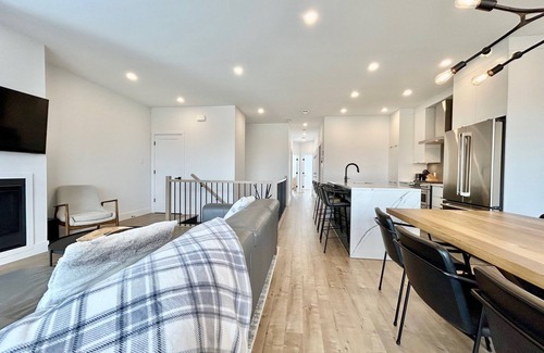 Bromont Condominio | 3rd Floor New Construction - Prime Location with Ski Shuttle Bus on Site
