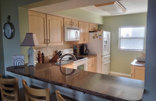 Fort Pierce Shores Condominio | 3rd Floor North Hutchinson Island Condo Steps From the Beach