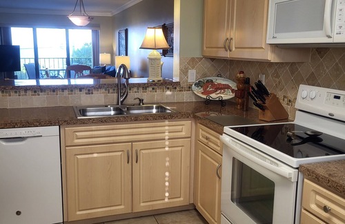 Fort Pierce Shores Condominio | 3rd Floor North Hutchinson Island Condo Steps From the Beach
