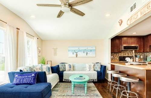 Bermuda Beach Casa | 3rd Row Gulf Views w/ Ground Level Suite & Beach Gear