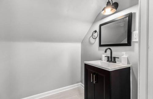 Detroit Apartamento | 3rd Story Loft next to West Village Free Parking