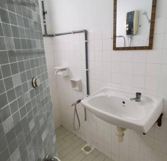 Bukit Jalil Casa | 3Room 10pax SR Landed Comfy 5 Star Sofa&Bed 4 Parking