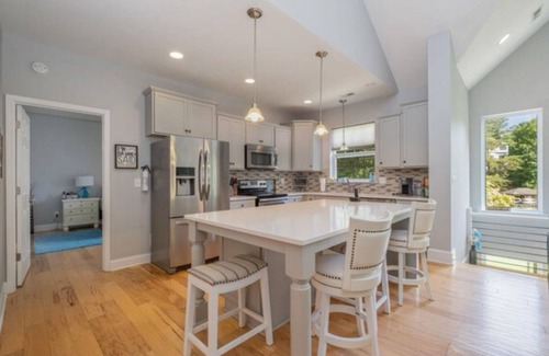 Sherrills Ford Casa | "3X THE FUN" at Lytton's Hideaway! Pet friendly! Sleeps up to 14! Boat Rental!