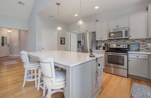Sherrills Ford Casa | "3X THE FUN" at Lytton's Hideaway! Pet friendly! Sleeps up to 14! Boat Rental!