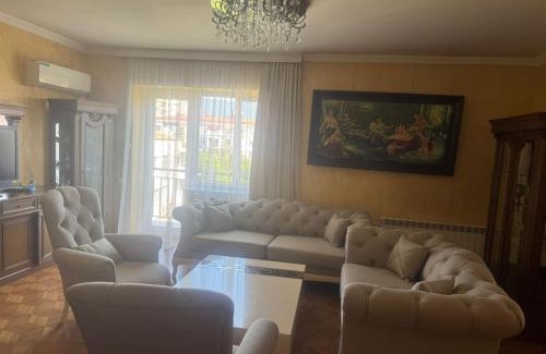 Imereti Apartamento | 4 ოთახი 3 საძინებელი ზღვიდან 100 მეტრში