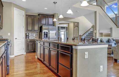 Arvada Casa | POOL!! 4,000 sqft Cozy Mtn Home! Huge Game Room! Family Friendly Pool Table