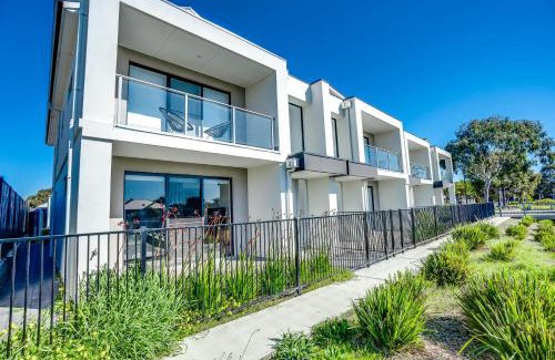 Victor Harbor Casa | 4-13 Central Dr Victor Harbor-No Linen Included
